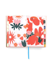 Load image into Gallery viewer, Classic 17-Month Academic Planner - Daisies
