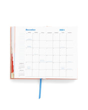 Load image into Gallery viewer, Classic 17-Month Academic Planner - Daisies
