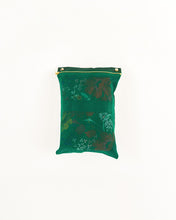 Load image into Gallery viewer, Getaway Weekender Bag - Emerald Super Bloom

